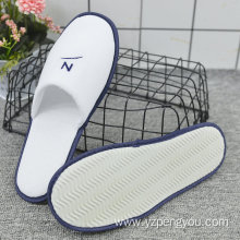 New design cheap slipper with custom logo